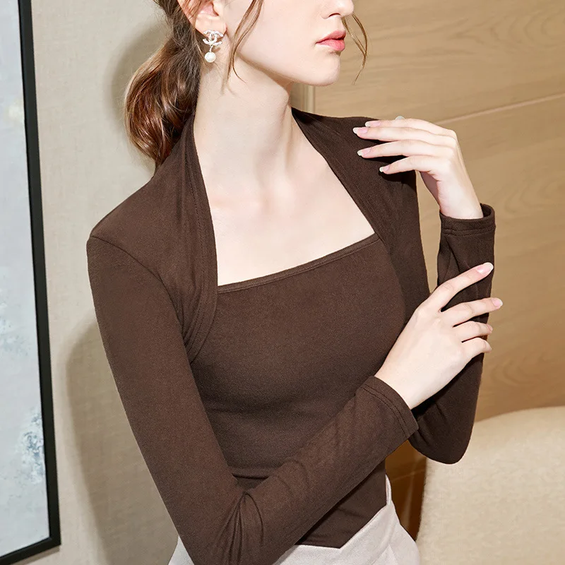 

Sexy open collarbone 2020 undershirt women's autumn and winter take a long-sleeved t-shirt design sense two-piece fake shoulder