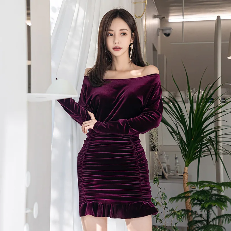 

2019 Autumn And Winter New Products-Horizontal Neck Bat Sleeve Gold Velvet Pleated Flounced Sheath Dress Women's