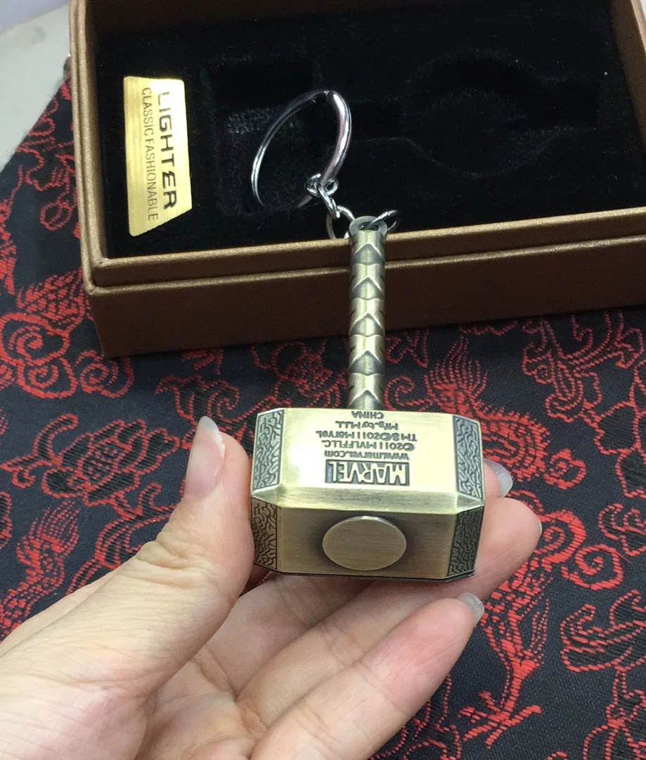 Удар Тора модель ветрозащитный USB Зажигалка креативный ключ узорная цепь молоток