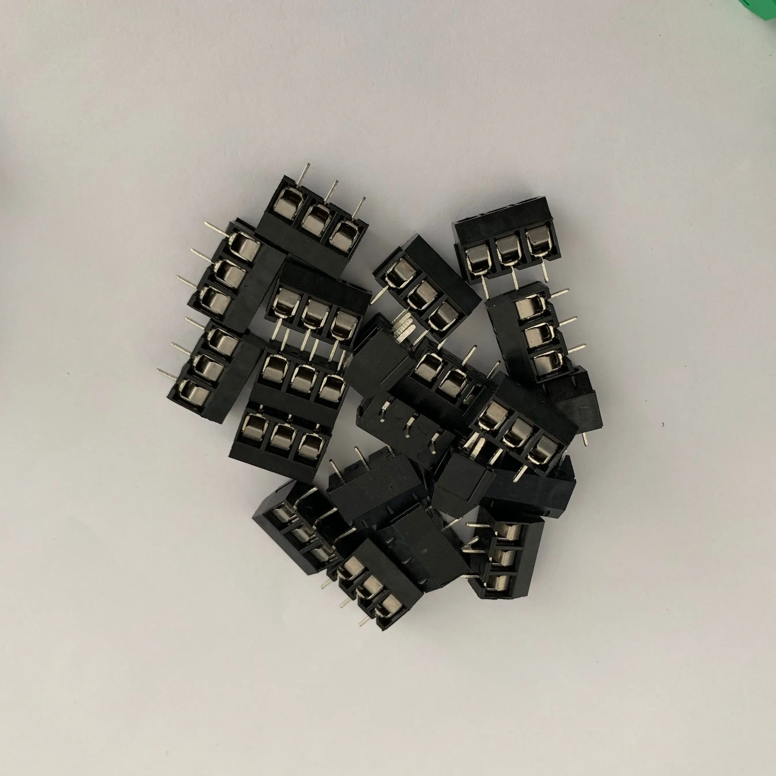 100 шт/партия KF301-3P Сращивание, винт PCB расстояние 5,0 Соединительный терминал, клеммный kf-301 зеленый, черный, красный, синий