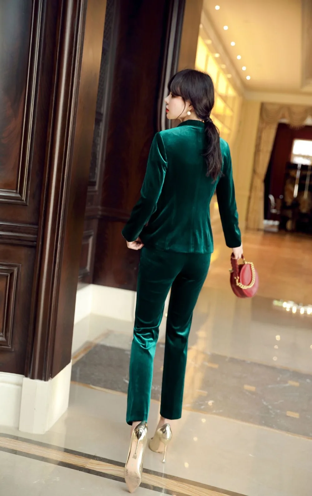 11862895243_696617158