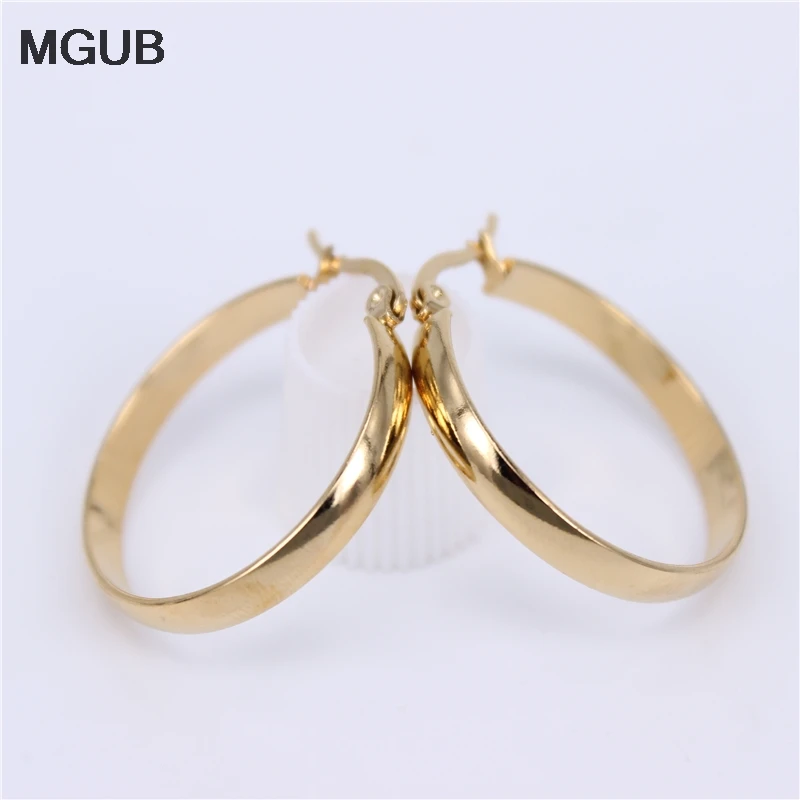 

2022 New Design Wholesale Multiple sizes Gold Color classic Stainless steel jewelry simple Smooth Hoop Earrings for Women LH769