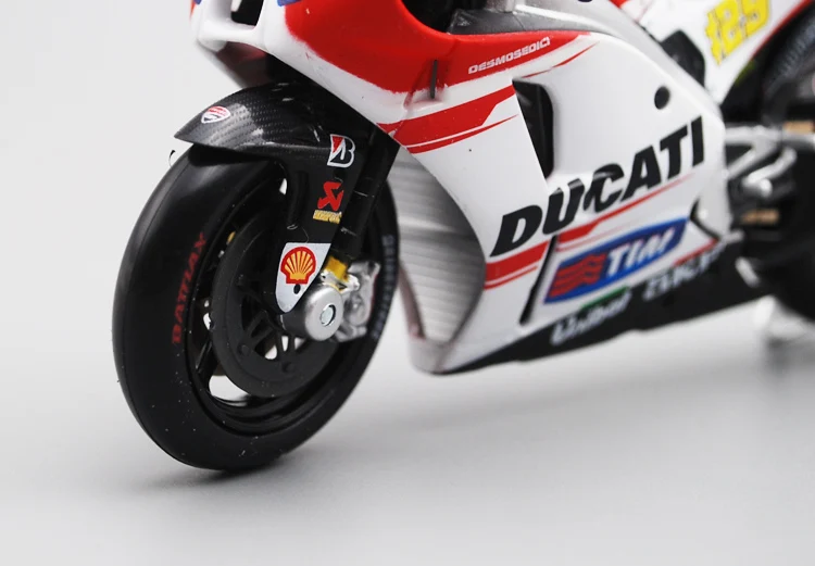 Maisto 1/18 1:18 Масштаб WGP 15 Ducati Desmosedici No29 гоночный мотоцикл Мотоциклы литье под давлением демонстрационные модели игрушки для мальчиков