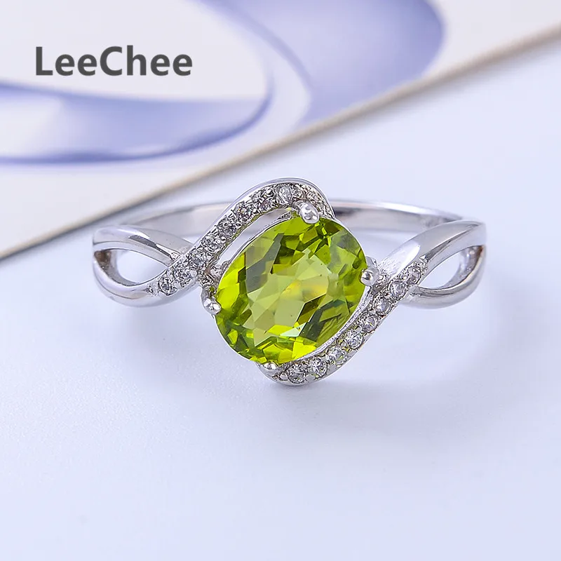 Женское кольцо с зелеными драгоценными камнями LeeChee 100% натуральное серебро 925