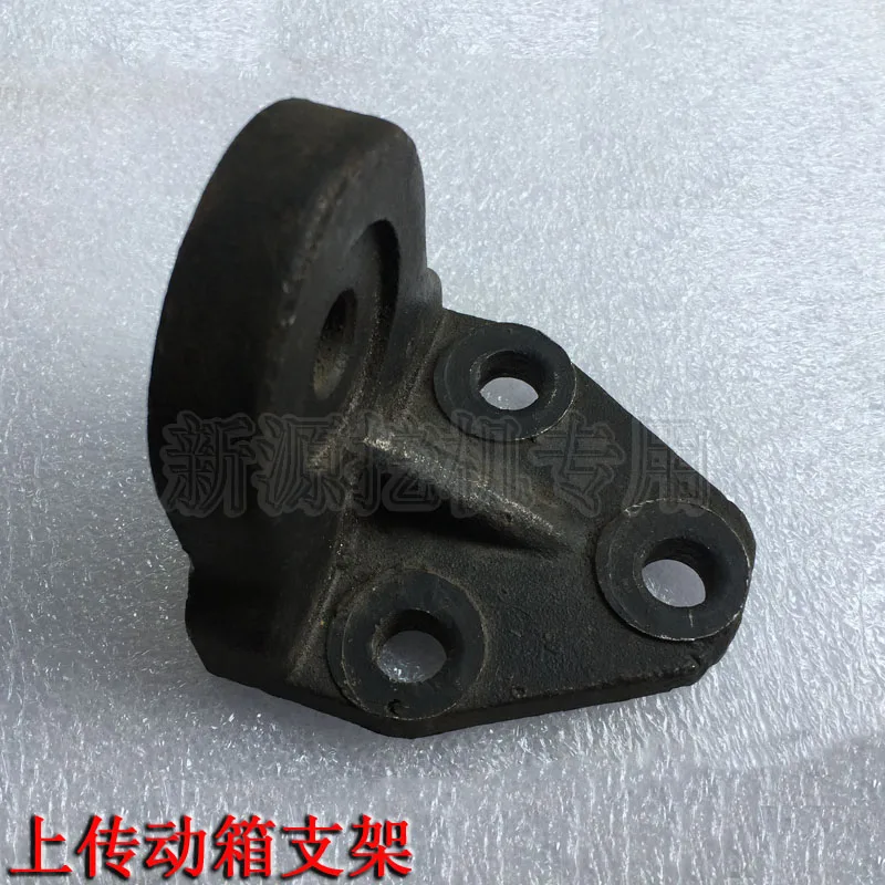 

Xinyuan 65 75 caster is an excavator trencher uploading moving box bracket fixed iron block original accessories