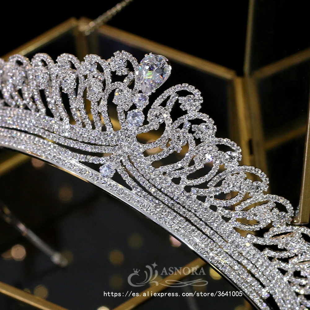 New Corolla Zinc Alloy Headdress for Bride Tiaras Noble Bride Wedding Crown Gift Accessories A00655