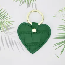 Подгонка буквы дамы коркодиловый узор корова кожаный брелок в форме сердца для ключей держатель для женщин брелок цепь женский брелок