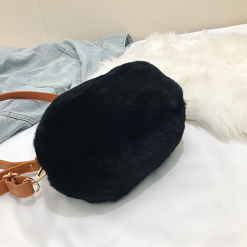 

Plush Cylinder Bucket Bag Simple One-Shoulder Oblique WOMEN'S Bag