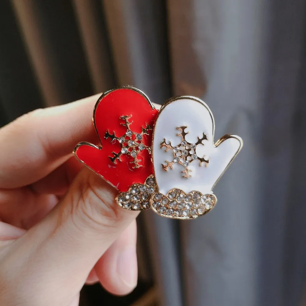 Rinhoo Christmas Crutch Brooches Gifts For Women New Year Red Hat Snowflake Gloves Xmas Gift Box Socks Boots Rhinestone Brooch