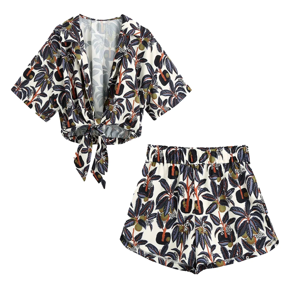 2020 Summer Women Two Piece Set Printed Tops Knot shirt Short Sleeves & Shorts High-waist elastic waistband ensemble femme 2020 Summer Women Two Piece Set Printed Tops Knot shirt Short Sleeves & Shorts High-waist elastic waistband ensemble femme