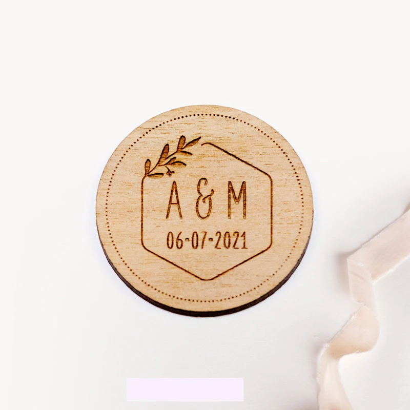 Customized Bride Groom names Round wood Wedding wooden Save the Date Magnets engagement party favors company gifts | Дом и сад