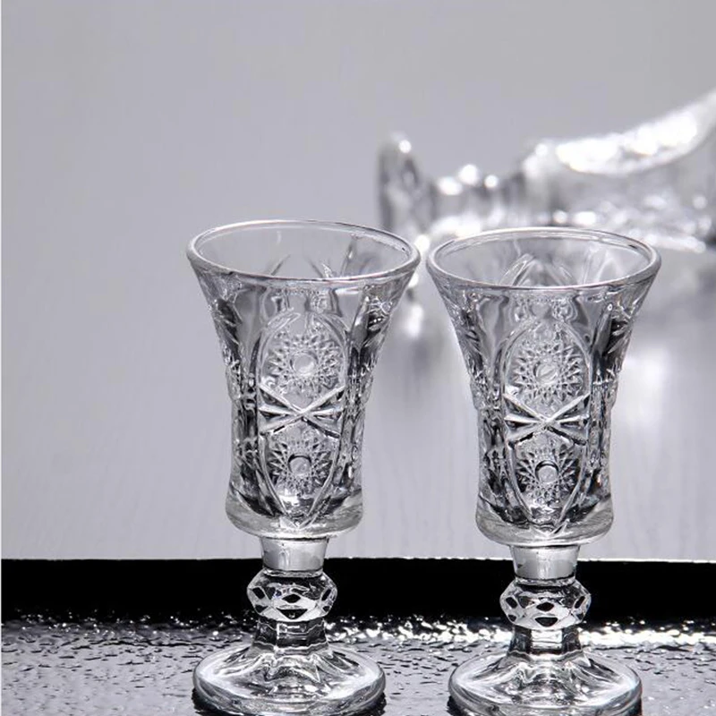 6pcs 34ml Lead-free Crystal Goblet Engraved Flower Design Moutai Liquor Bullet Glass Dispenser Suit KTV Bar Drinking Cup Drinkwa