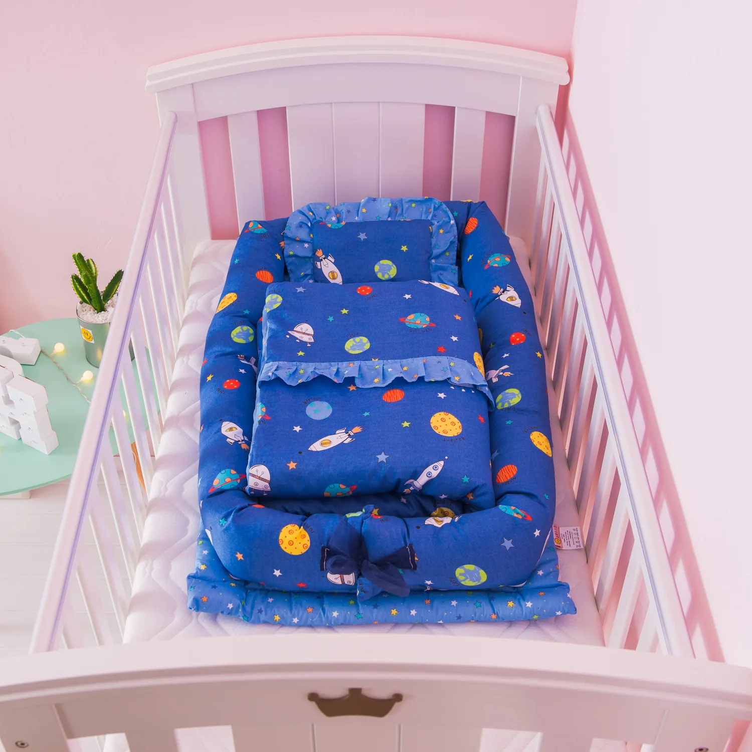 Милая мультипликационная Многофункциональная портативная детская кроватка для новорожденных, бионическая матка, кровать для путешествий, детская кроватка с одеялом