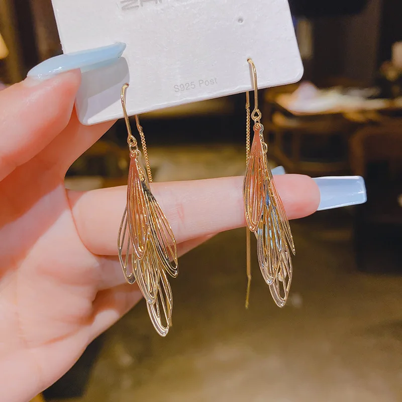 2021 New Luxury Hollow Feather Gold Fashion Long Tassel Pendant Earrings For Women Korean Jewelry | Украшения и аксессуары