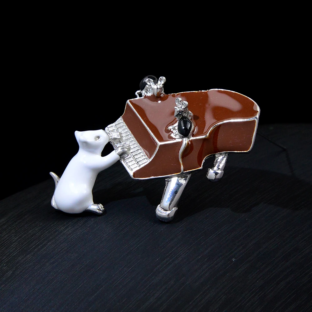 рояль мышь. брошь пианино. мышки на фортепиано. коврик с роялем компьютерный купить. рояль мышь.