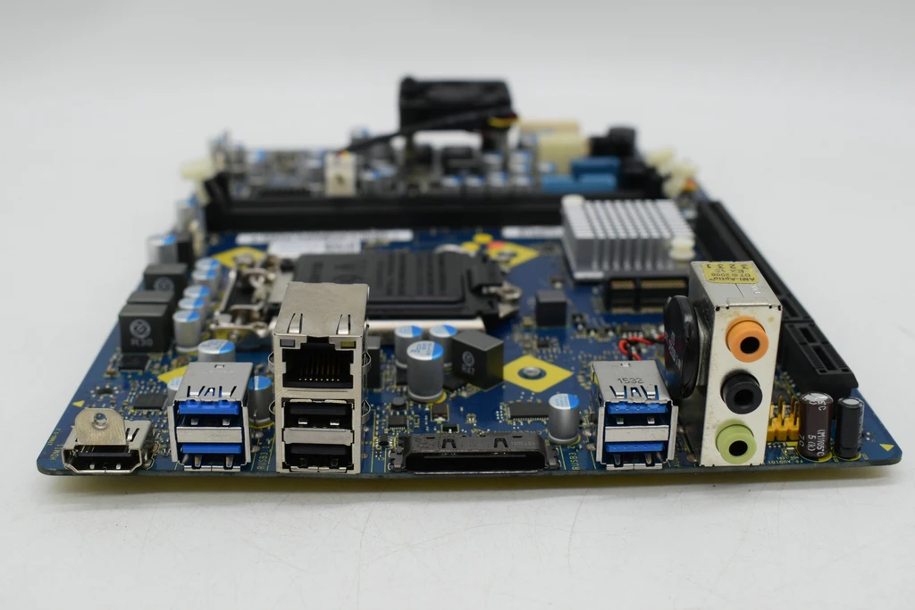 Для Dell Alienware X51 R3 26CD3 026CD3 1151 DDR4 используется материнская плата