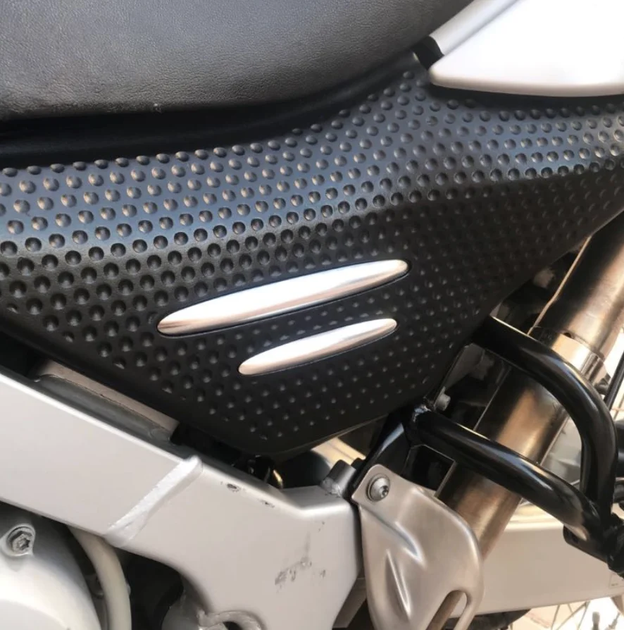 Aluminum alloy CNC fuel tank trim for F650GS / DAKAR [2000-2007]