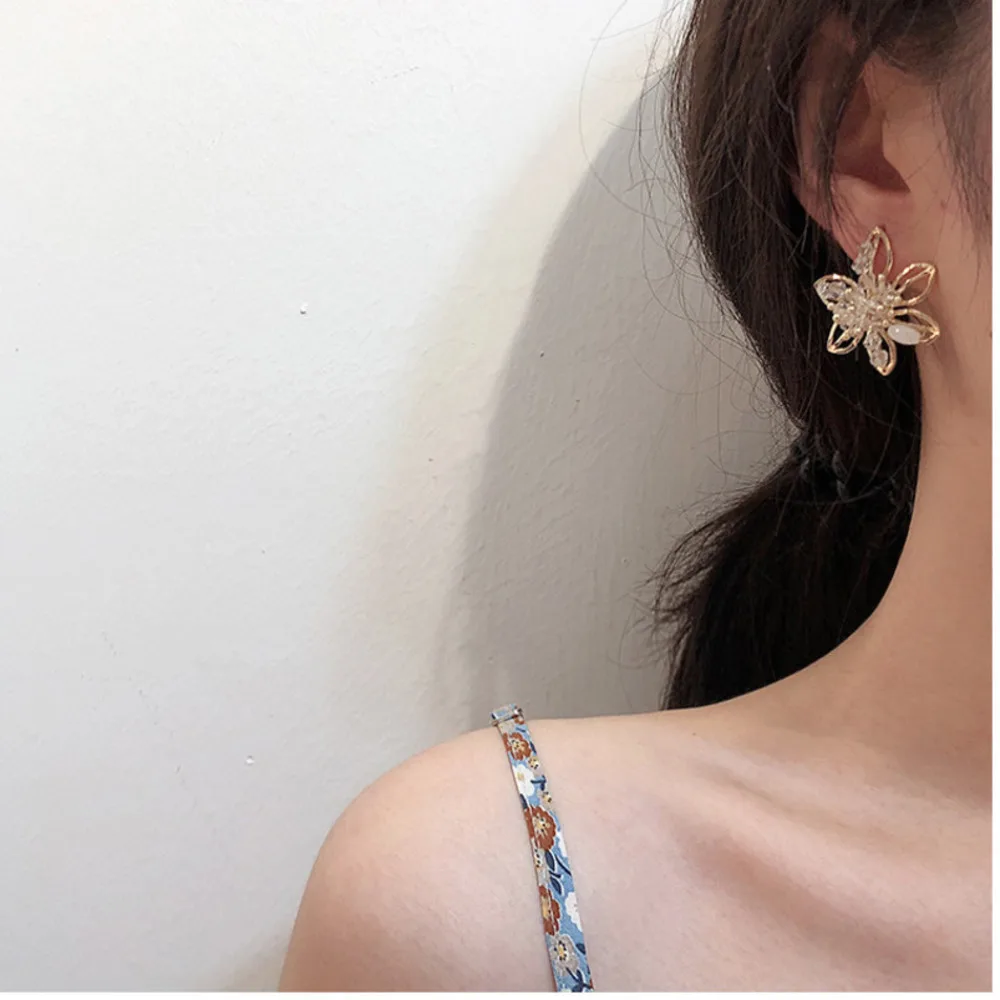 

Fashion Jewelry Three-dimensional Matte Ear Clip Blue Flowers Crystal Flower Earrings Perforated Female Elegant Earring