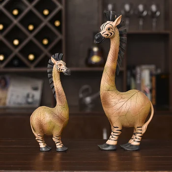 

New Design Art Crafts With Leaves Pattern Handmade Giraffe Miniature Model Ornament Vintage Decoration Figurines Desktop Decor