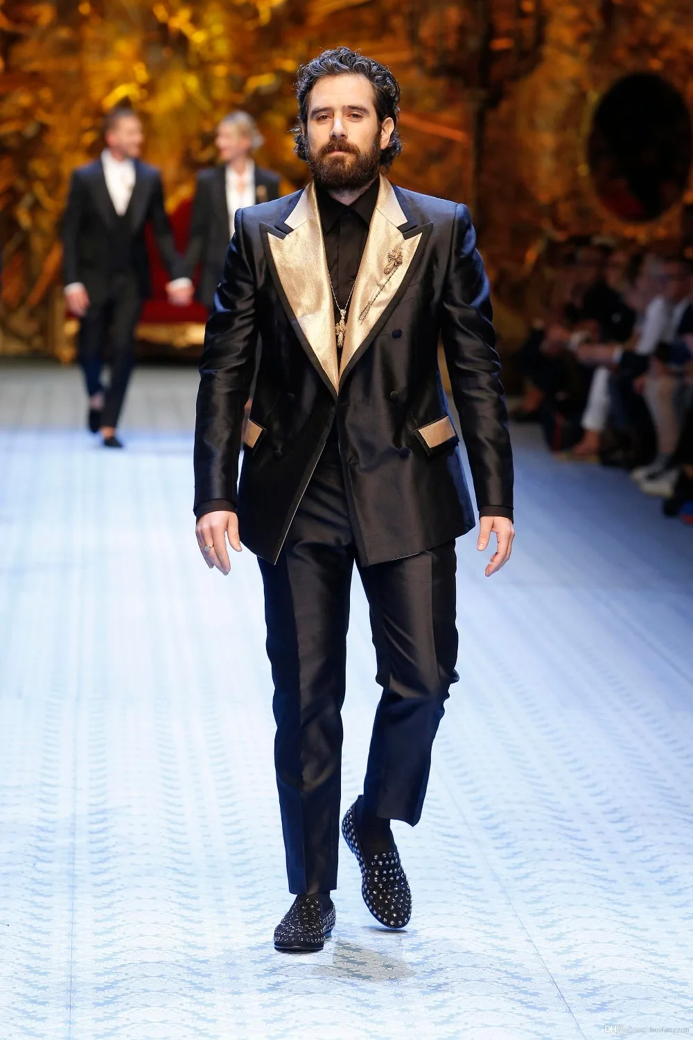 Top-Quality-Suits-Two-Pieces-Mens-Designer-Suit-Custom-Made-Gold-Lapel-Groom-Tuxedos-for-Weddings (2)