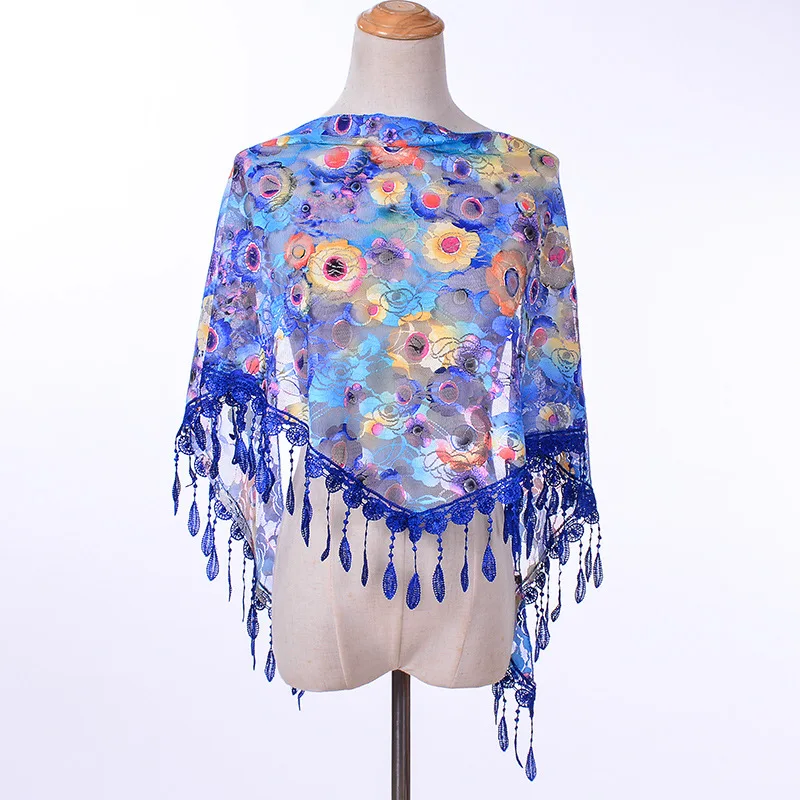 New-Summer-lace-triangle-scarf-Korean-version-of-the-new-lady-hollow-embroidery-fringed-screen-shawl (5)