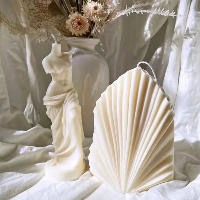 

Large decorative aromatic candles Nordic cattail leaf scented candle creative light luxury soybean wax fragrance decoration