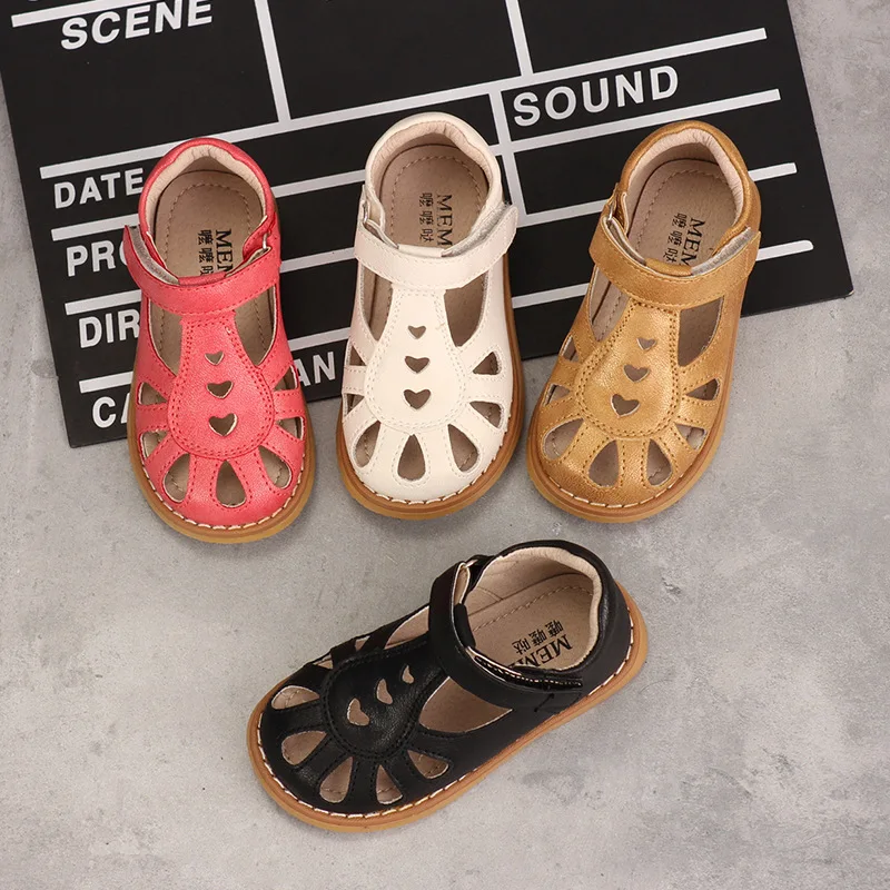 Sandalias Retro huecas de verano para niñas, zapatos de cuero suave Retro de princesa, microfibra, suela muscular de vaca superior, media sandalia para bebé