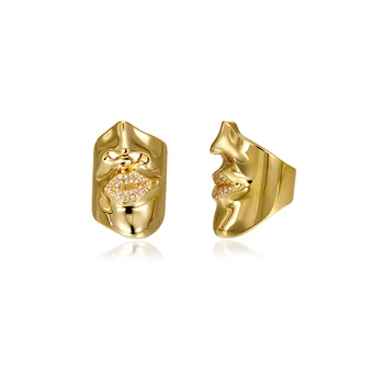 

Original designer's stylish retro geometric exaggerated abstract art touching like a wide-print ring