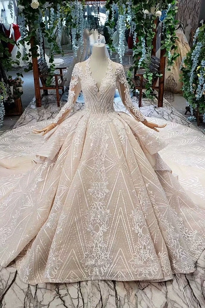 

BacklakeGirls 2020 New Deep V Neck Organza Ball Gown Appliqued Beaded Sequins Muslim Wedding Dresses Long Sleeve Hollow Out Back