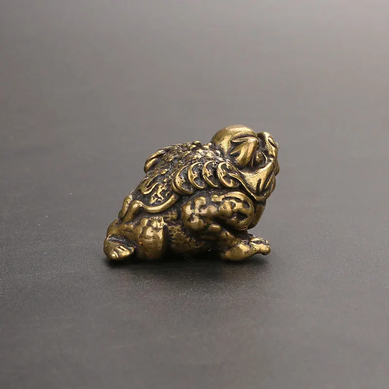 copper toad figurines (5)