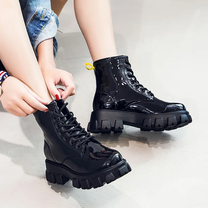 

Martin Boots Women's 2019 New Style Versatile England Ventilation Network Red Tide INS Platform Thick Bottomed Patent Leather Sh