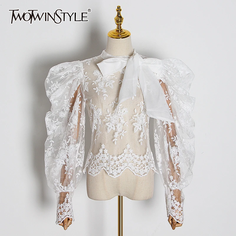 TWOTWINSTYLE кружевная женская блузка с вышивкой и воротником-фонариком рубашки