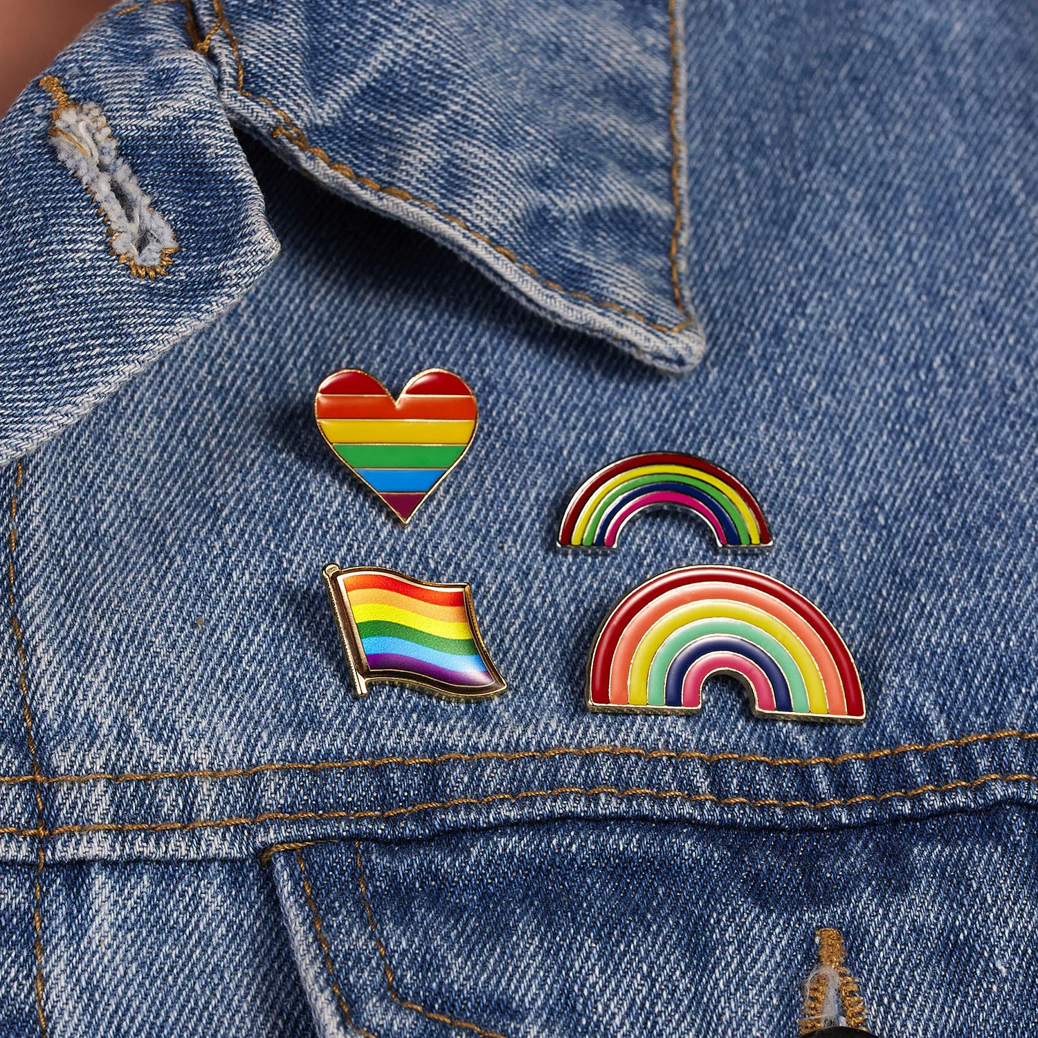 

New LGBT Rainbow Heart Flag Brooches For Gays Homosexuals Alloy Oil Painting Badge Simple Homosexual Banner Brooch Pledge Gift