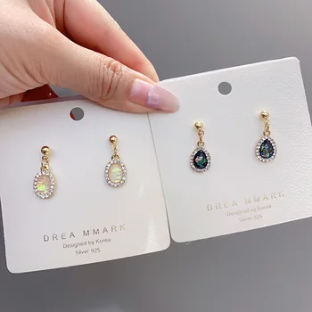 

Fashion Small Simple Sweet Elegant Teardrop-Shaped Light Ear Stud Earrings