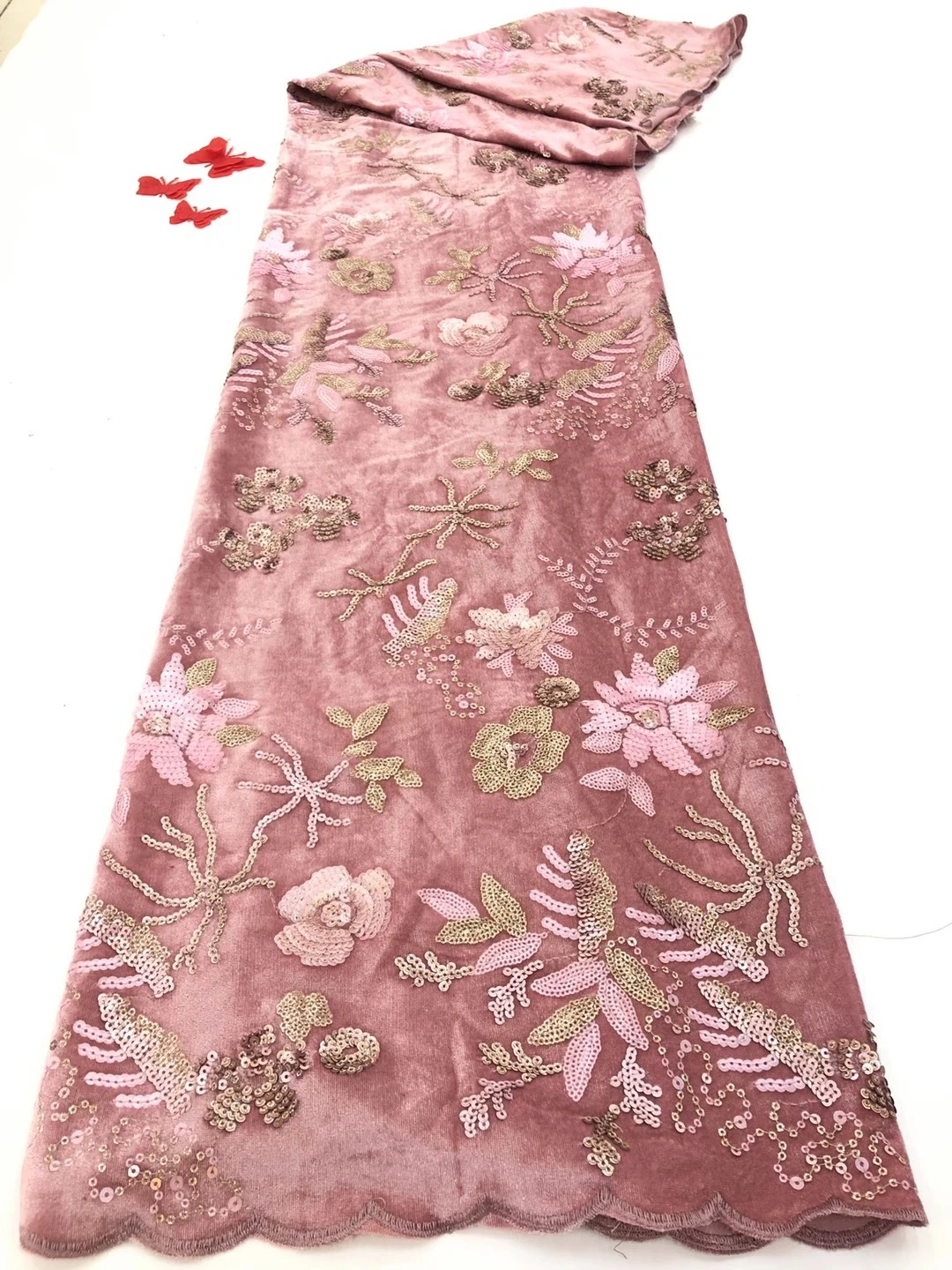 

The Latest Nigeria Velvet Lace Fabric 2021 High Quality Lace African Lace Fabric Nigeria Lace Wedding Dress FJ4374