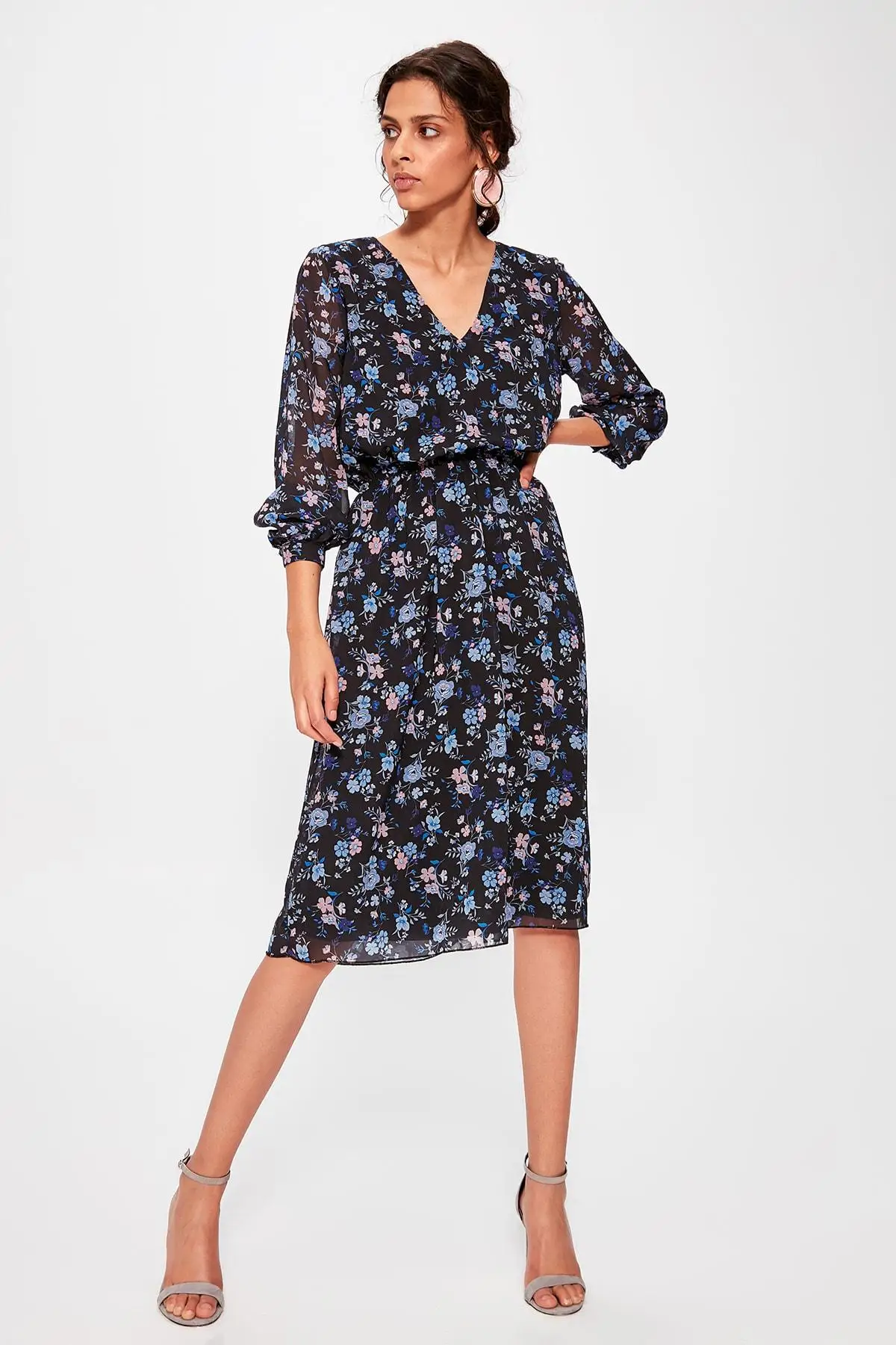 

Trendyol Black Flower Print Dress TWOAW20EL1007