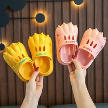 

3D Cartoon Cat Feet Children Mules Clogs Kids Garden Shoes Girl Boy Beach Shoes Candy Color Hole Baby Shoes Child Slides E03224