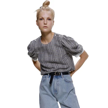 

ZA Bohemian Crew Neck Top with Fluffy Short-sleeved Shoulders with Pearl-shaped Button Closure and Split-button Closure