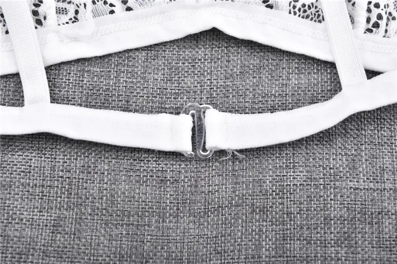 4439845610_2031904541