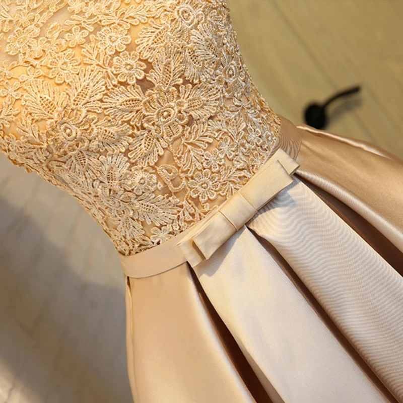 Champagne Knee Length Cocktail Dresses A-Line Lace Applique Satin Party Dresses Robe Cocktail O Neck Short Graduation Dress
