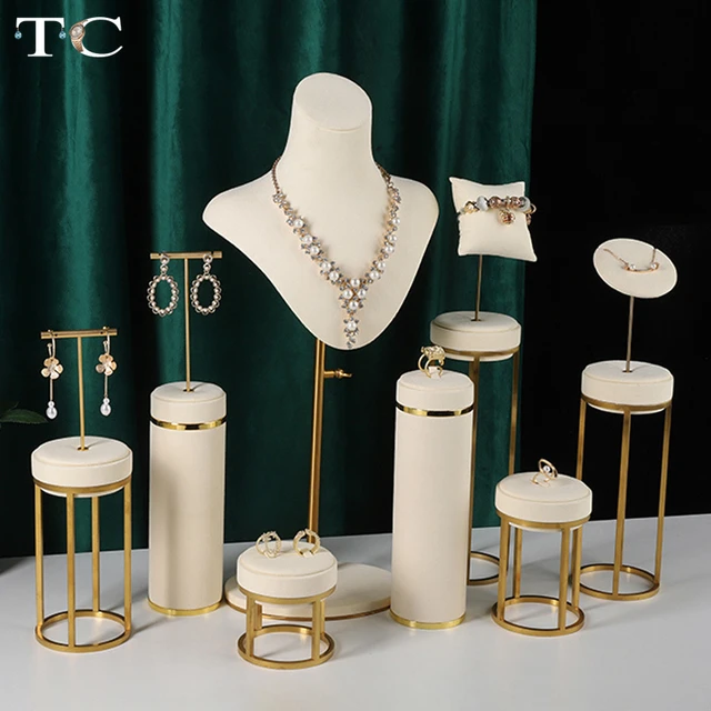 Oggetti di scena di gioielli in metallo di qualità anello orecchini collana  orologio espositore per gioielli