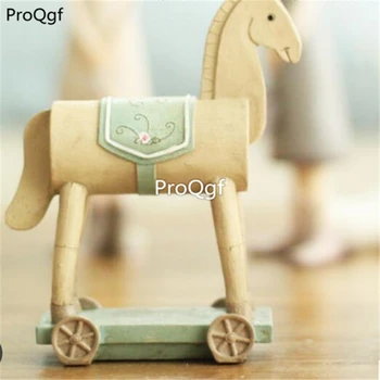 

ProQgf 1Pcs A Set Catch Your Life Chance Statue
