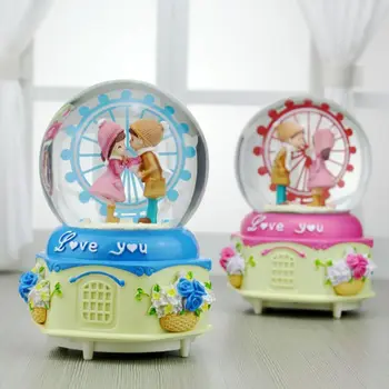 

Lighting Music Box With Couple Figurine For Valentine\\'s Day Luminous Bedroom Tabletop Decor Crystal ball music box.