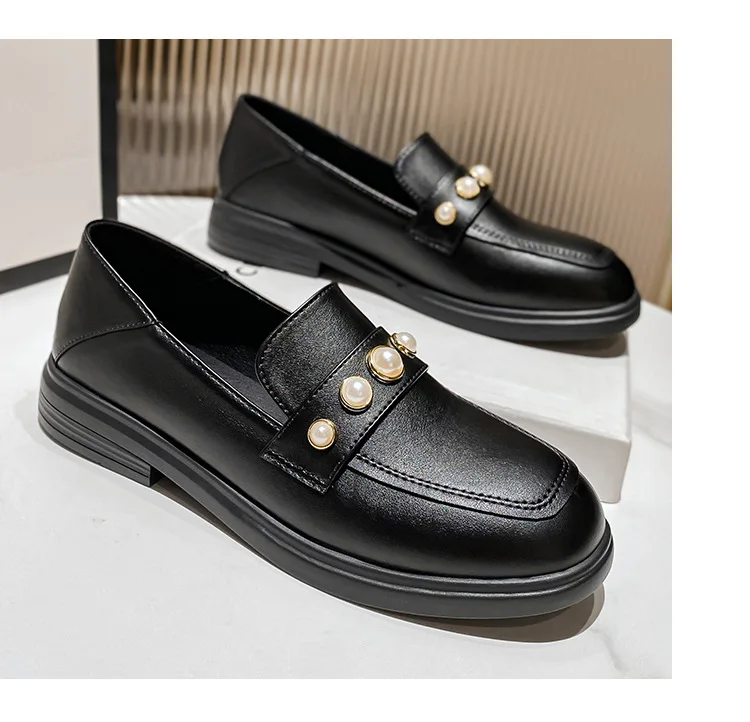 2021 Spring and Autumn low Heel shoes women's fashion design black pearl true leather loafers large size 41-43 free shipping 2021 Spring and Autumn low Heel shoes women's fashion design black pearl true leather loafers large size 41-43 free shipping