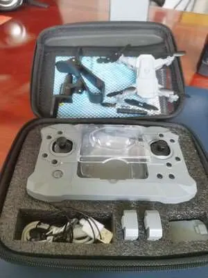 Отзыв о товаре Новая мини-камера KY905 UAV 4K HD может поворачиваться с одной кнопкой складной пульт дистанционного управления Квадрокоптер Профессиональный Дрон от пользователя U***r