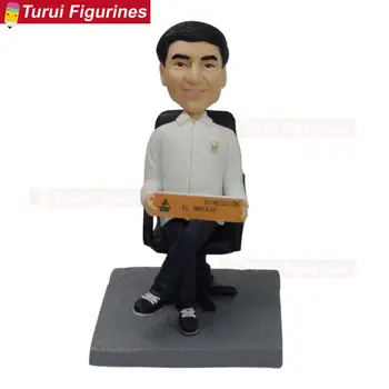 

Personal Sculpture doctor figurines dentist figurine custom bobblehead dolls custom sculptures from photo to bobble head figure