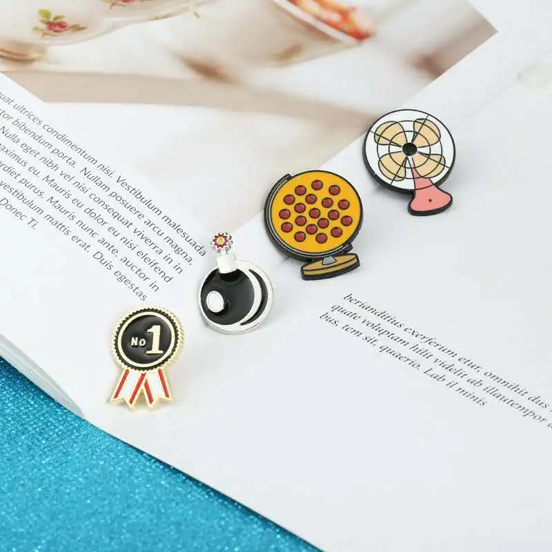 Hot selling electric fan No. 1 brooch creative wild student metal globe mine bomb brooch badge jewelry gift