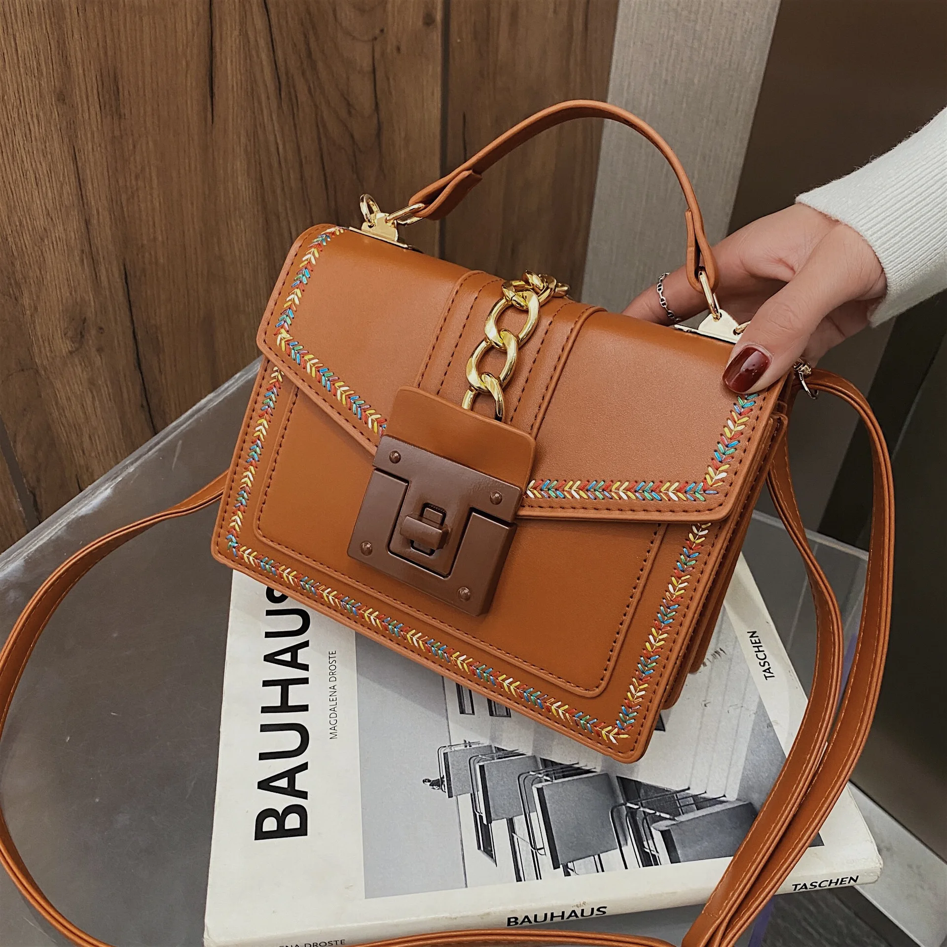 

Color Stitching Women's Handbags New Retro Fashion Women's Leather Bags Brand Designer Texture Chain Shoulder Bag Messenger Bag