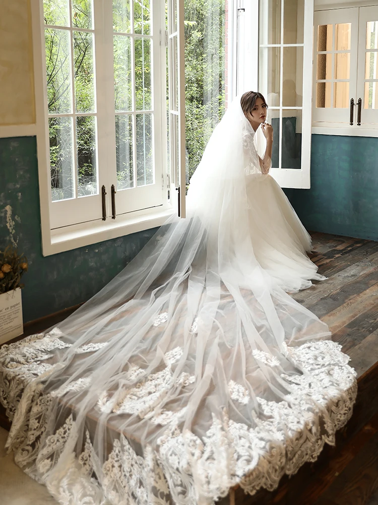 

2020 Ivory Cathedral Veil Two Layers Embroidery Applique Edge Long Bridal Wedding Veils with Comb Handmade