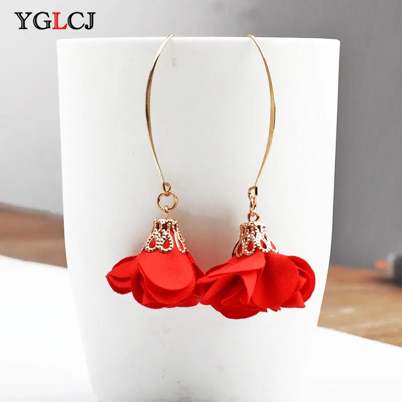 

YGLCJ 2019 Elegant Lady Bohemian Flower Earrings Sweetheart Petals Alloy Earrings Big Earrings Charming Female Accessories Gifts
